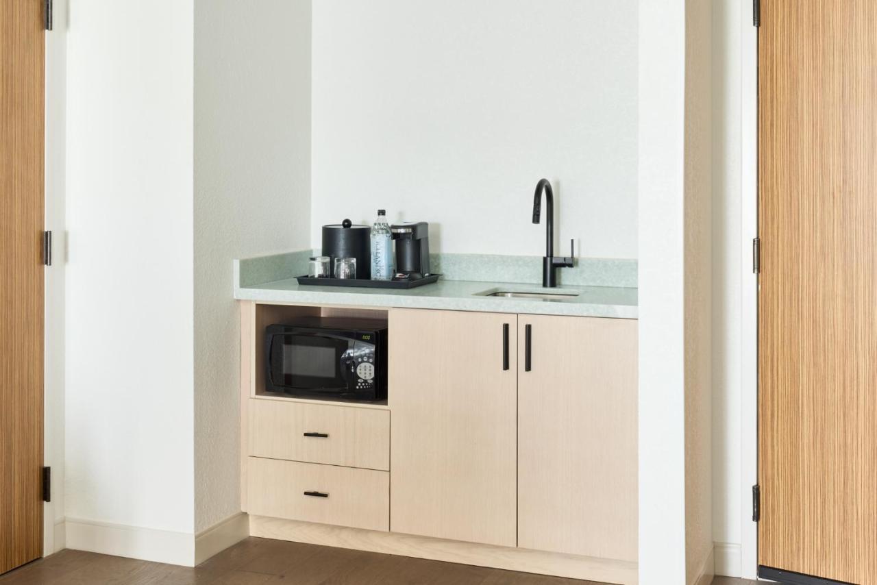 One-Bedroom King Suite,1498662484:JPEG