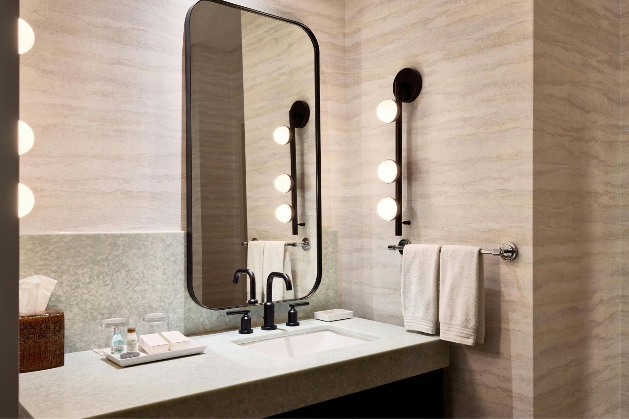 Club King Suite,1632231312:JPEG